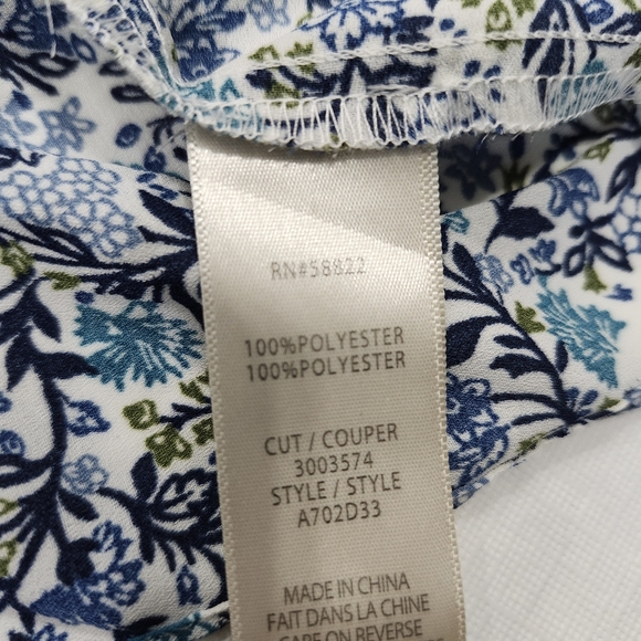 🌿Max studio size large smocked floral off shoulder - Picture 8 of 8